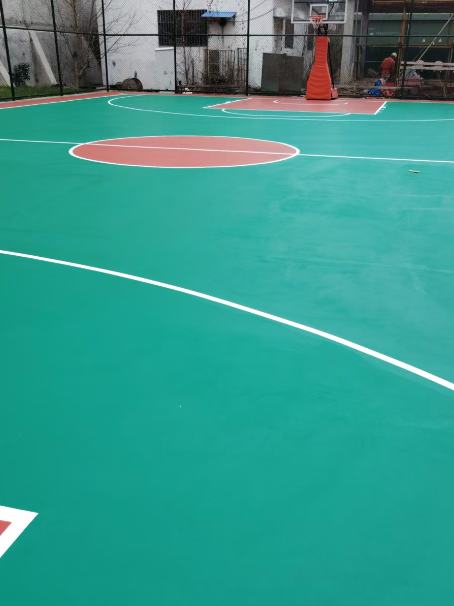 乐亭 球场长期使用易出现地面开裂